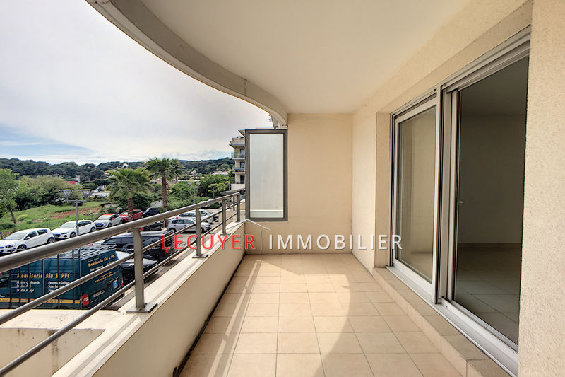 Photo Apartment Antibes Les combes, Rentals apartment 2 rooms 44 m²