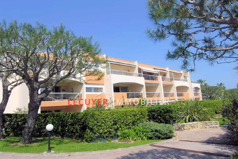 Location appartement Antibes  