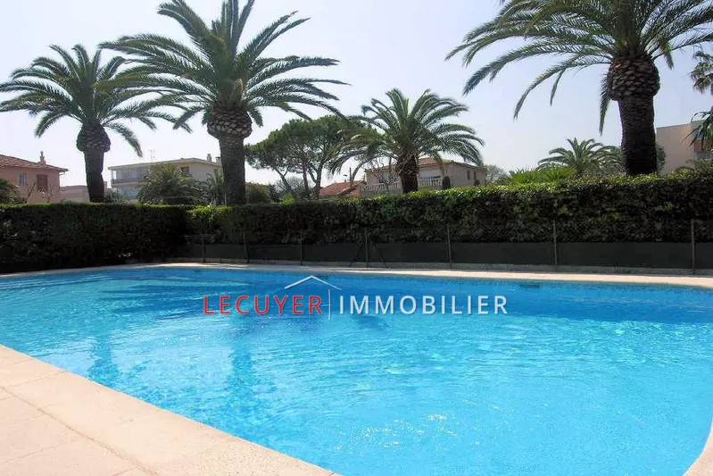 Location appartement Antibes  