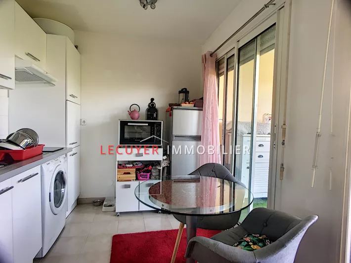 Location appartement Antibes  