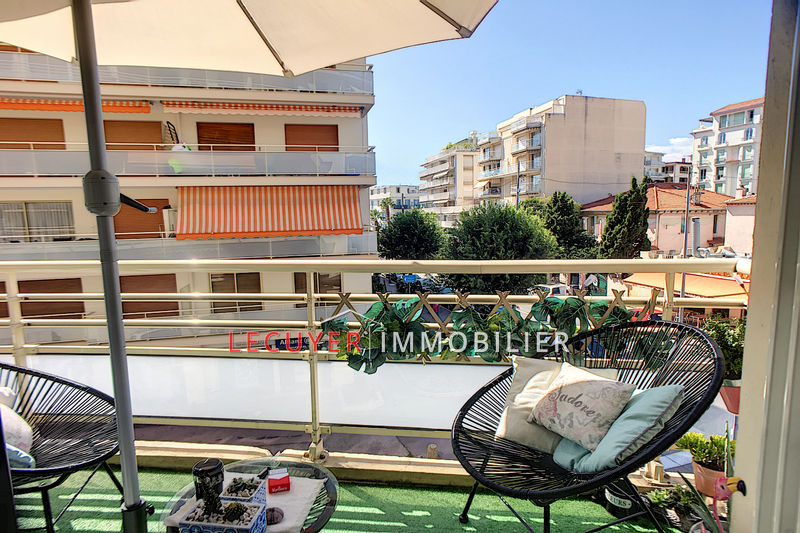 Photo Apartment Juan-les-Pins Centre, Rentals apartment 2 rooms 27 m²