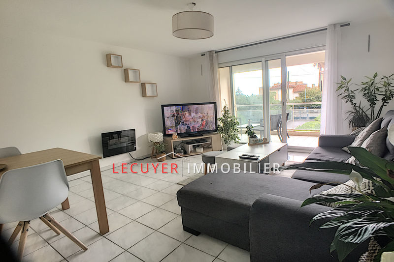 Photo Apartment Golfe-Juan Centreville, Rentals apartment 2 rooms 47 m²