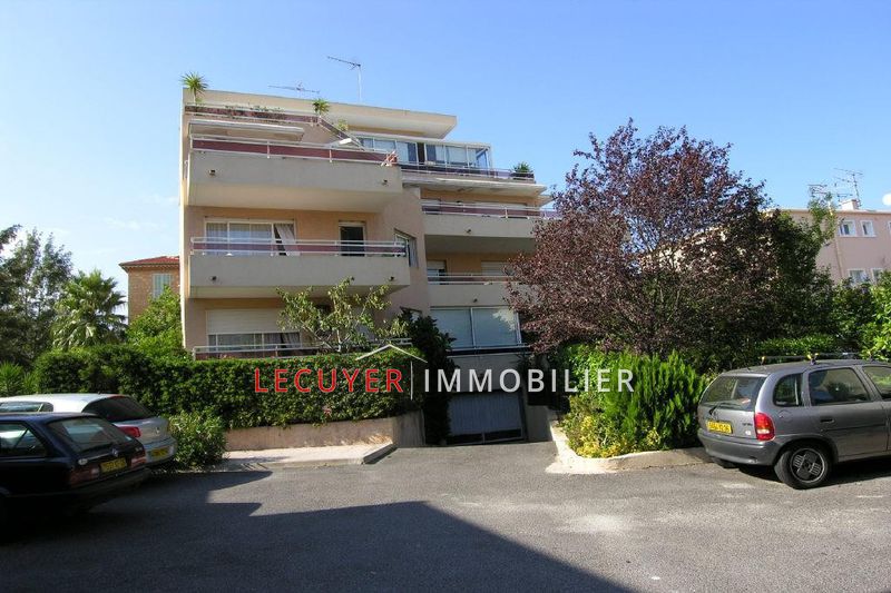 Photo Appartement Golfe-Juan Golfe centre, Location appartement 2 pièces 38 m²