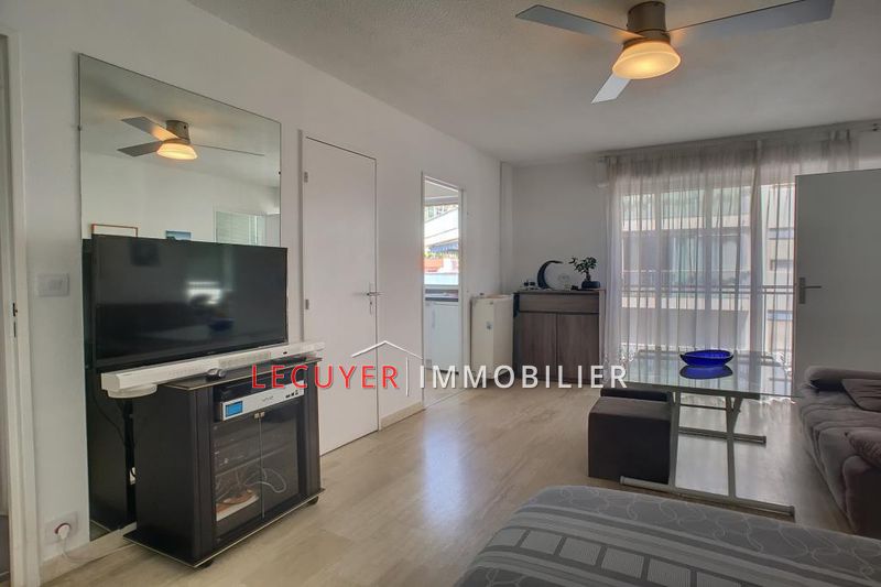 Photo Appartement Golfe-Juan Centreville, Location appartement 1 pièce 27 m²