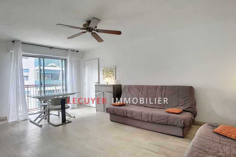 appartement  1 room  Golfe-Juan Centreville  27 m² -   