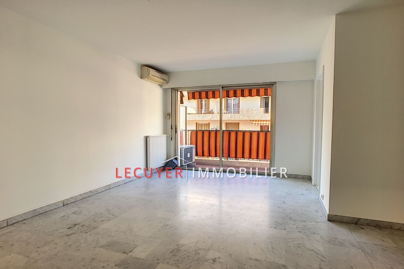 Location appartement Antibes  
