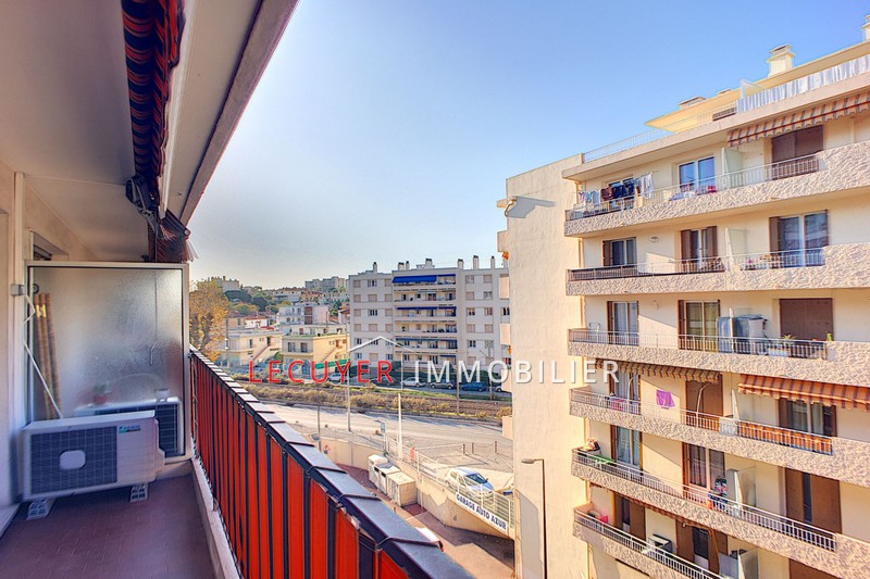 Location appartement Antibes  
