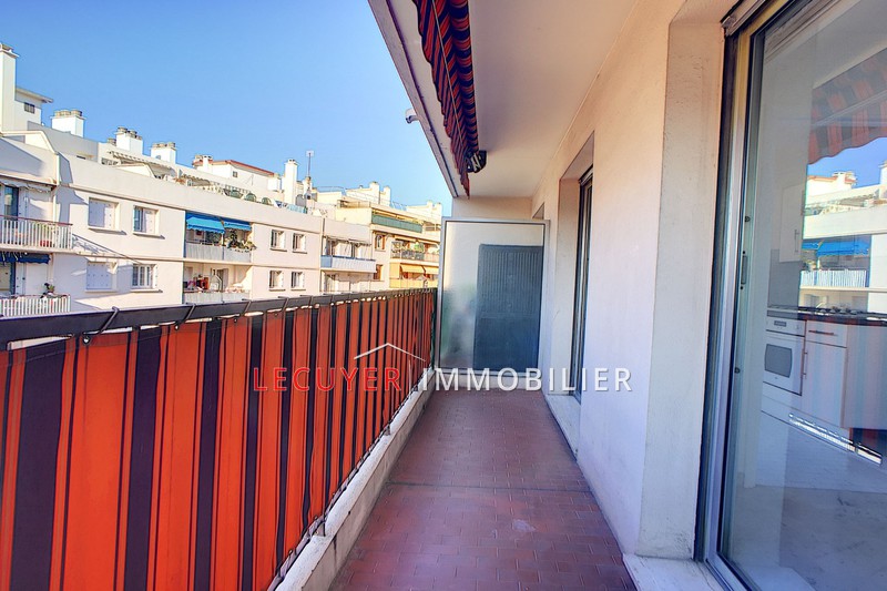 Location appartement Antibes  
