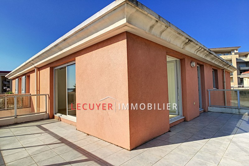Photo Appartement Juan-les-Pins Centre-ville, Location appartement 2 pièces 42 m²
