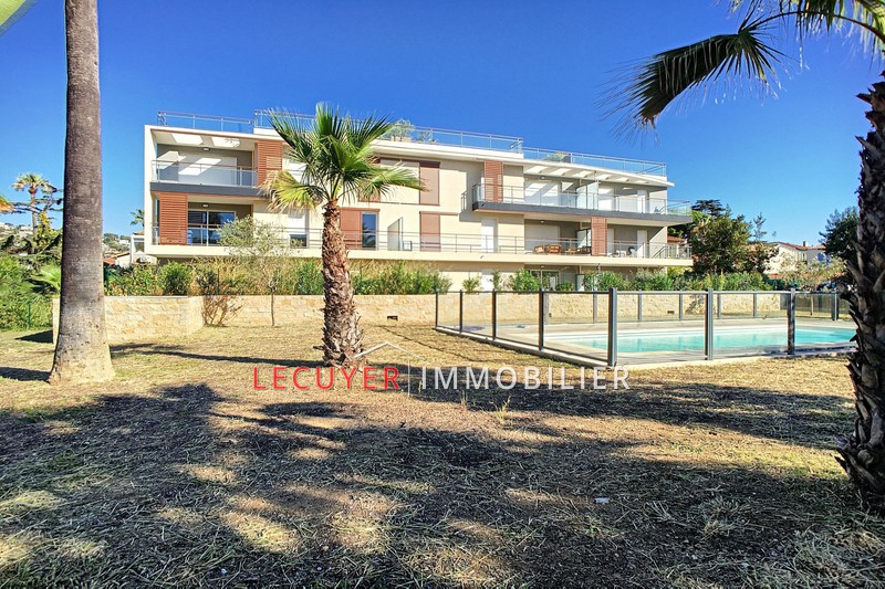 Photo Appartement Golfe-Juan Proche plages, Location appartement 2 pièces 43 m²