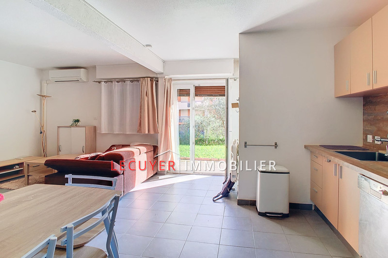 appartement  studio  Vallauris Proche intermarché  30 m² -   