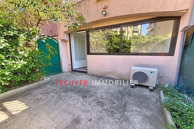 Location appartement Vallauris  