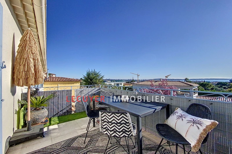 appartement  4 pièces  Golfe-Juan Collines  102 m² -   