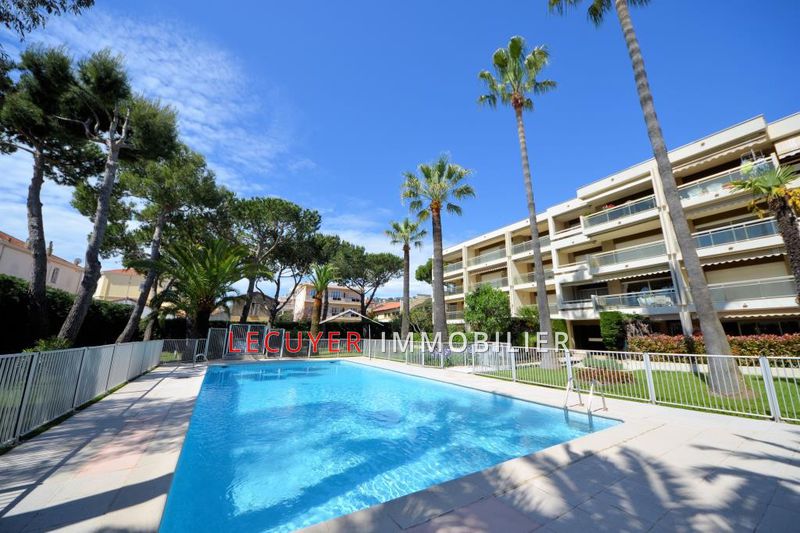 Photo Apartment Golfe-Juan Proche centre, to buy apartment 2 rooms 51 m²