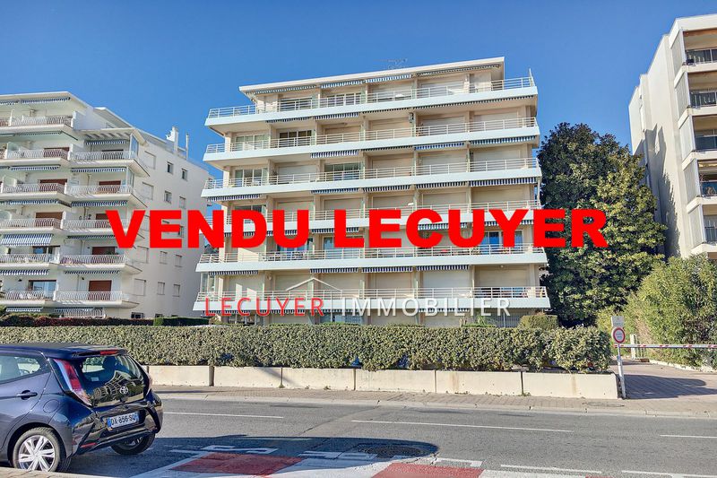 Photo Apartment Golfe-Juan Plage, to buy apartment 1 room 32 m²