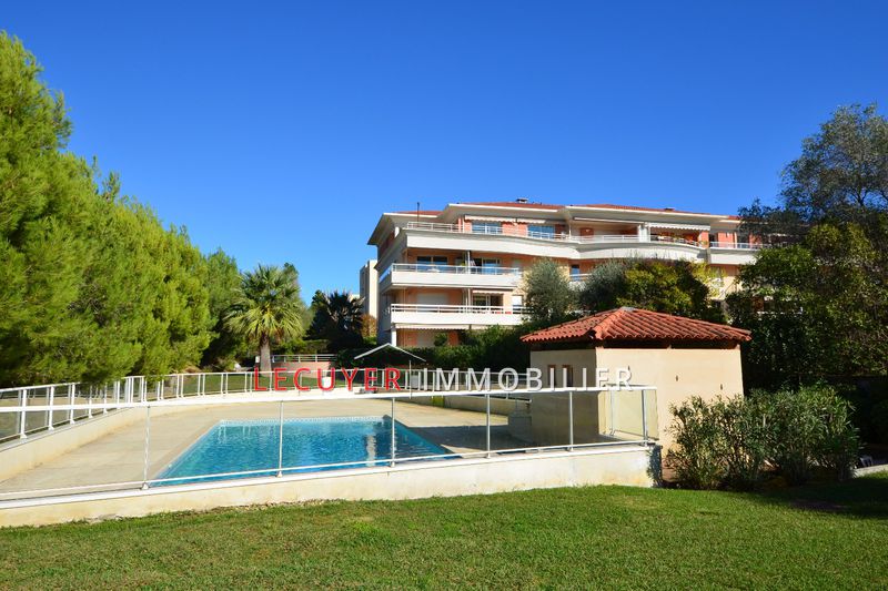Photo Apartment Golfe-Juan Pompidou, to buy apartment 4 rooms 101 m²