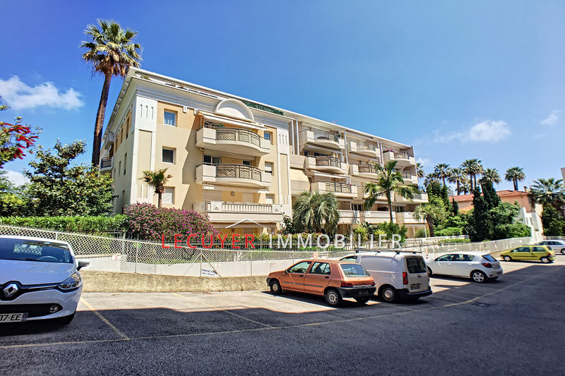 Photo Appartement Golfe-Juan Centre-ville, achat appartement 2 pièces 57 m²