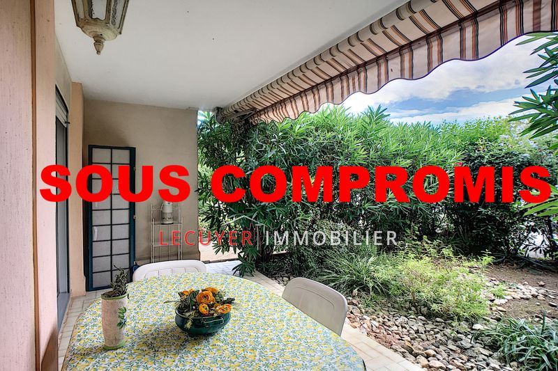 Photo Apartment Golfe-Juan Proche plages, to buy apartment 1 room 28 m²