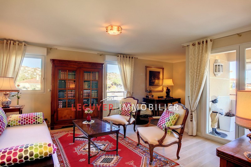 appartement  3 pièces  Golfe-Juan Centre-ville  60 m² -   