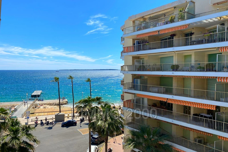 appartement  2 rooms  Juan-les-Pins Downtown  40 m² -   