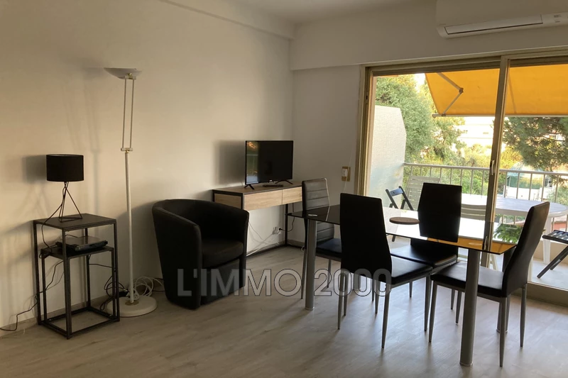 appartement  1 room  Juan-les-Pins Pine-wood  35 m² -   