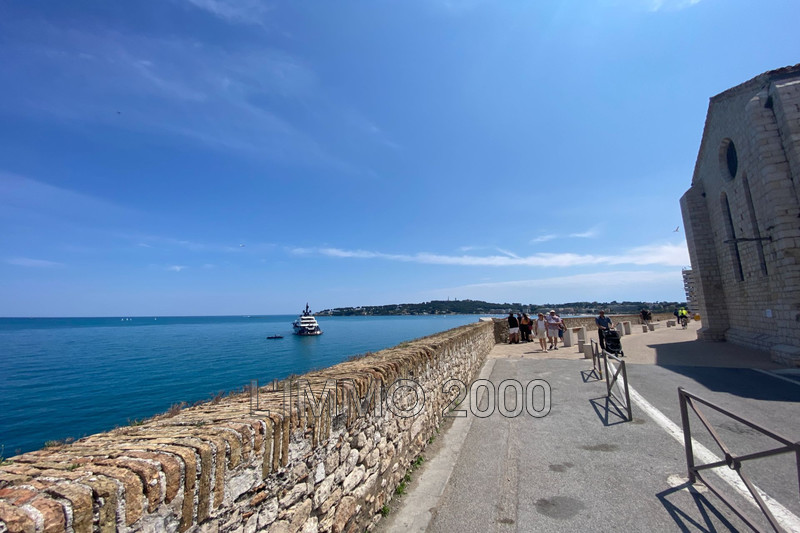 appartement  2 pièces  Antibes Remparts  45 m² -   