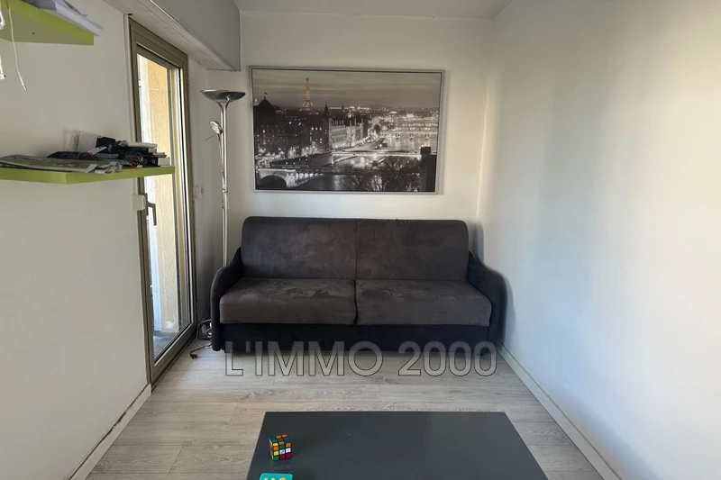 appartement  1 room  Juan-les-Pins Pine-wood  28 m² -   