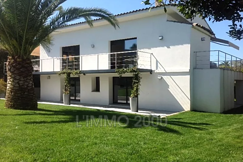 maison  6 rooms  Cap d'Antibes   230 m² -   