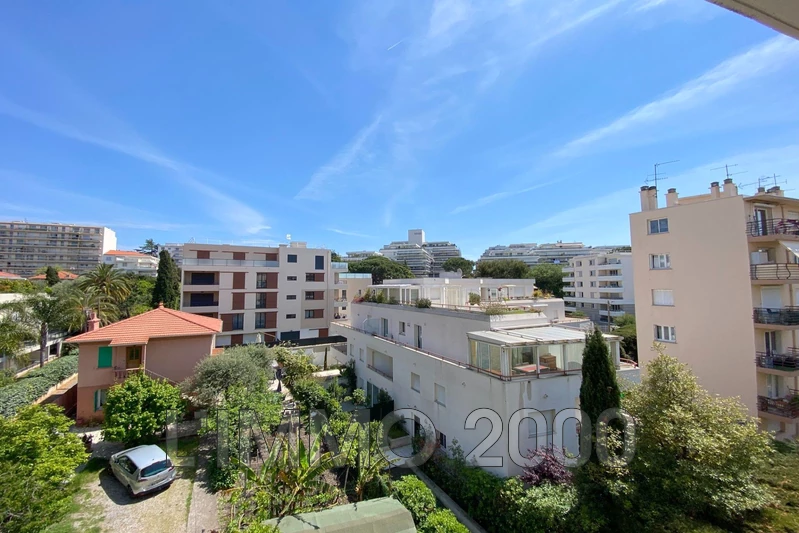 appartement  4 pièces  Juan-les-Pins Wilson  82&nbsp;m&sup2; -   