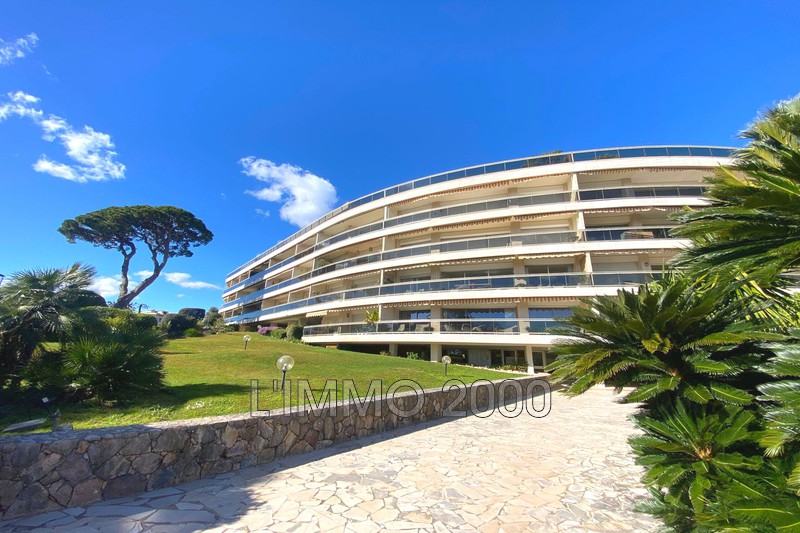 appartement  4 rooms  Cap d'Antibes Pine-wood  130 m² -   