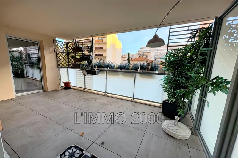 appartement  3 pièces  Juan-les-Pins Rue des îles   61&nbsp;m&sup2; -   