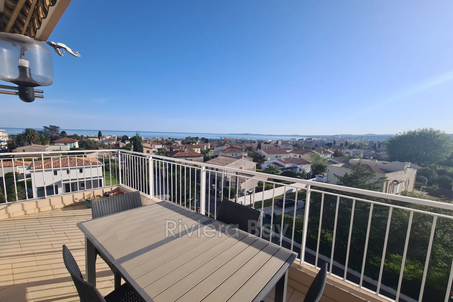 Photo Apartment Cagnes-sur-Mer Bord de mer,   to buy apartment  3 rooms   73&nbsp;m&sup2;