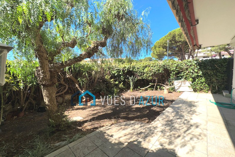 appartement  3 pièces  Antibes Ames du purgatoire  82 m² -   