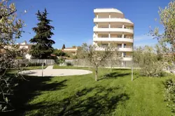 Professionnel local commercial Antibes  
