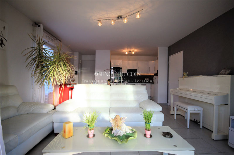 Photo Appartement Roquebrune-sur-Argens Zone commerciale, achat appartement 3 pièces 56 m²