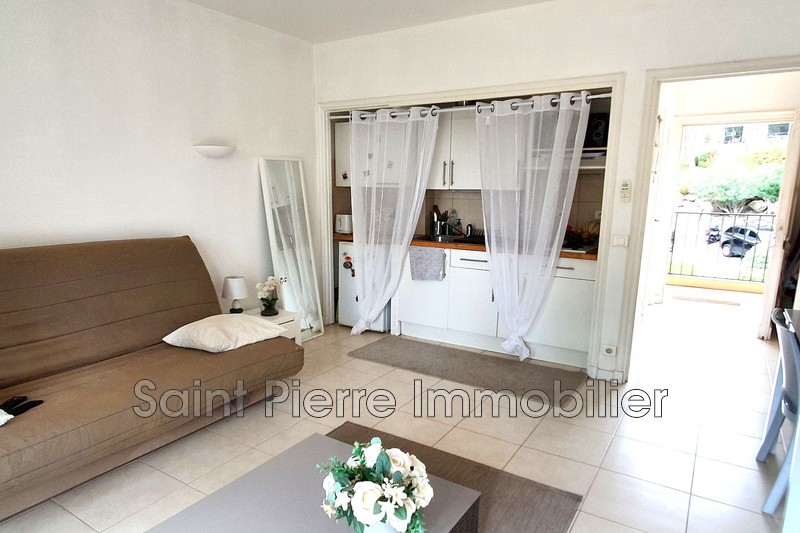 Photo Apartment Villeneuve-Loubet Hauts de vaugrenier, Rentals apartment 1 room 25 m²