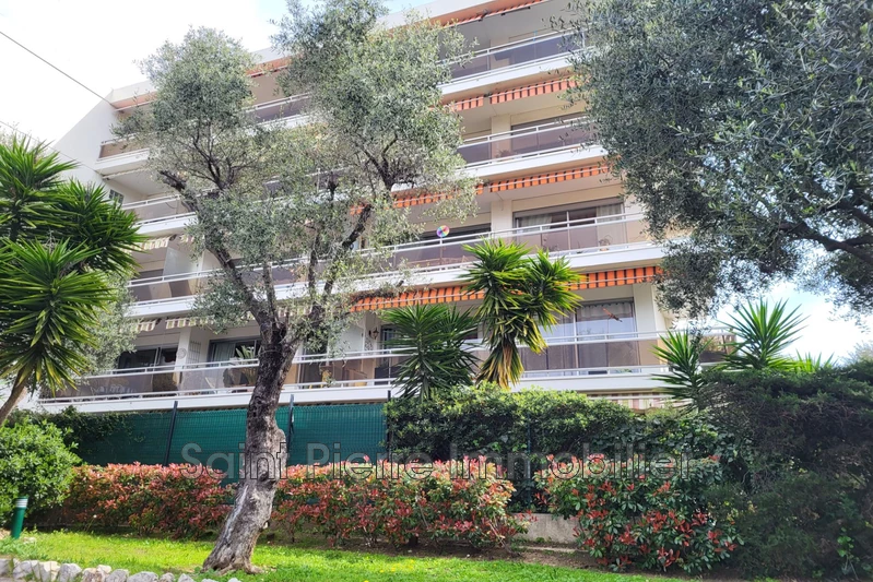 Photo Appartement Cagnes-sur-Mer Hippodrome,  Location appartement  1 pièce   32&nbsp;m&sup2;