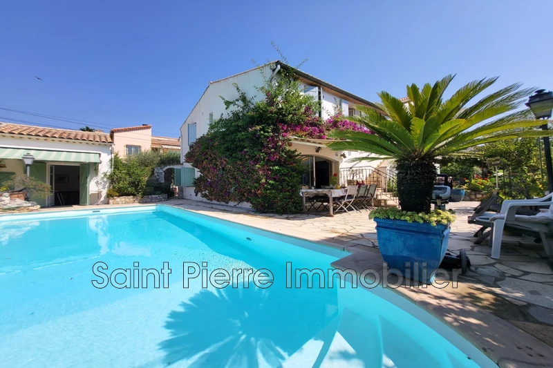 Photo Villa Cagnes-sur-Mer Centre-ville,   achat villa  6 chambres   275&nbsp;m&sup2;