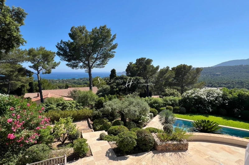 Villa La Croix-Valmer Proche plages,   to buy villa  5 bedrooms   170&nbsp;m&sup2;