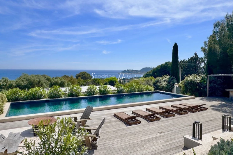 Villa Cavalaire-sur-Mer Proche plages,   to buy villa  6 bedrooms   370&nbsp;m&sup2;