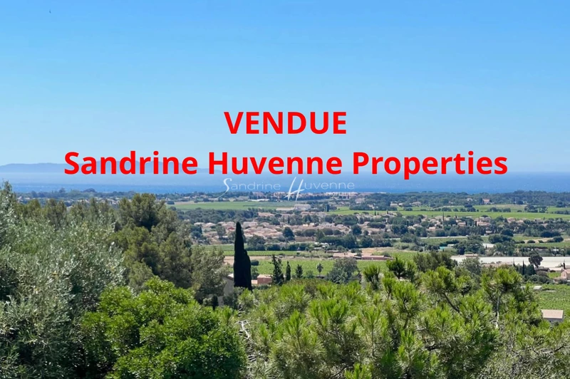 Propriété La Londe-les-Maures   to buy propriété  4 bedrooms   226&nbsp;m&sup2;