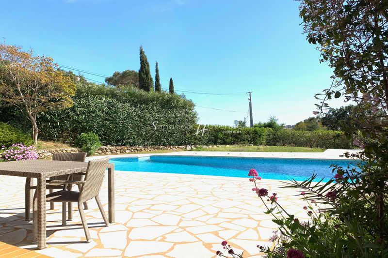 vente Cavalaire-sur-mer Proche plages Villa Cavalaire-sur-Mer Proche plages, achat villa 4 chambres 140 m²