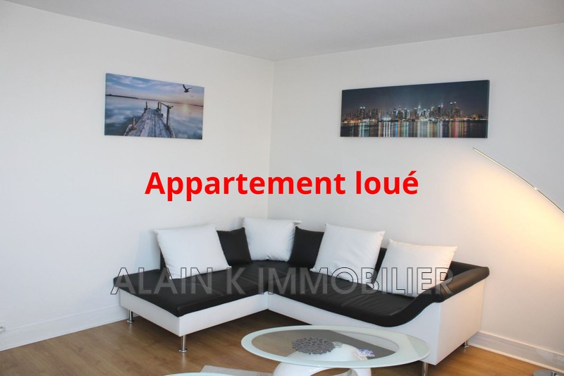 Photo Appartement Versailles  Location appartement  2 pièces   45&nbsp;m&sup2;