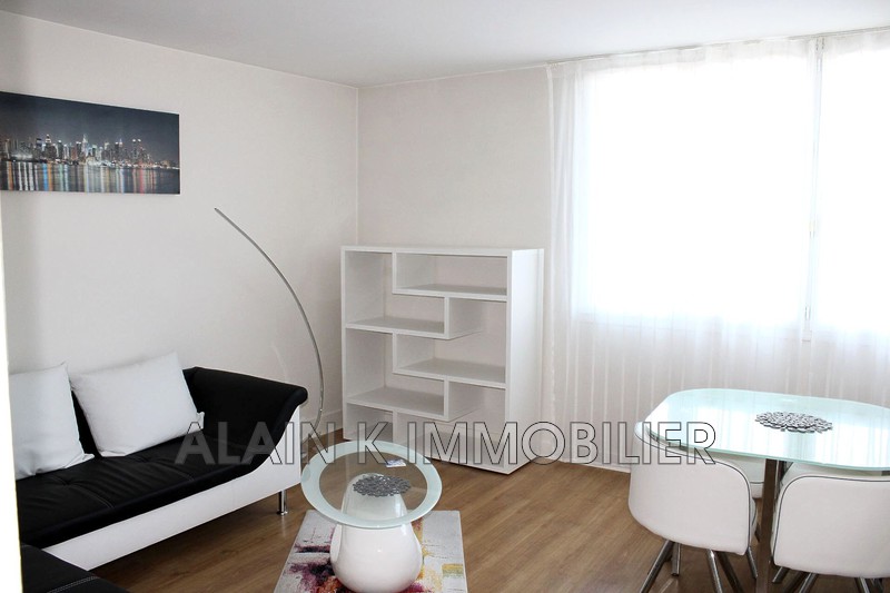Photo Appartement Versailles  Location appartement  2 pièces   45&nbsp;m&sup2;
