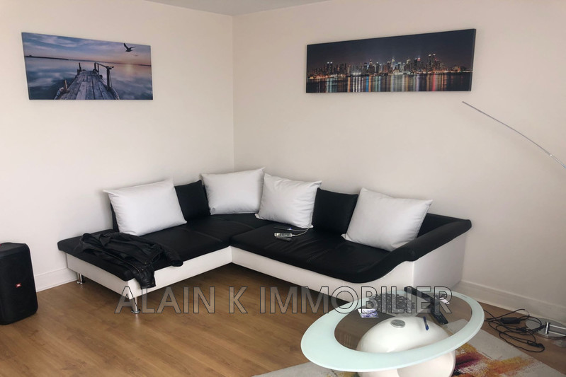 Photo Appartement Versailles  Location appartement  2 pièces   46&nbsp;m&sup2;