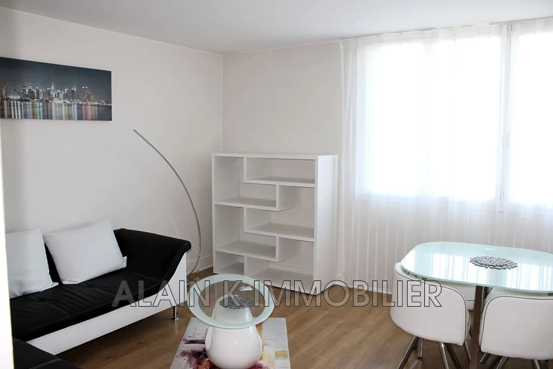 Photo Appartement Versailles Location appartement 2 pièces 45 m²