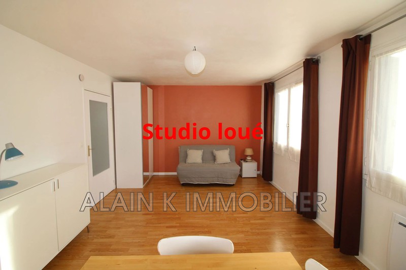 Photo Appartement Montigny-le-Bretonneux Centre-ville,  Location appartement  1 pièce   30&nbsp;m&sup2;