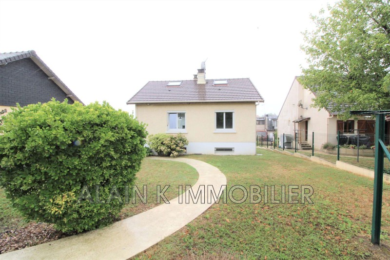 Photo Maison contemporaine Leuville-sur-Orge Secteur pavillonnaire,   achat maison contemporaine  3 chambres   130&nbsp;m&sup2;