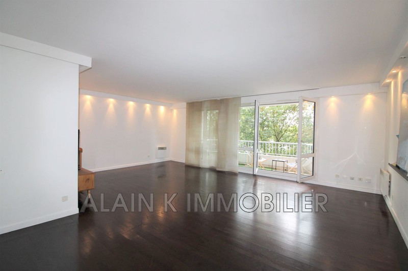 Photo Apartment Issy-les-Moulineaux Centre-ville,   to buy apartment  4 room   88&nbsp;m&sup2;