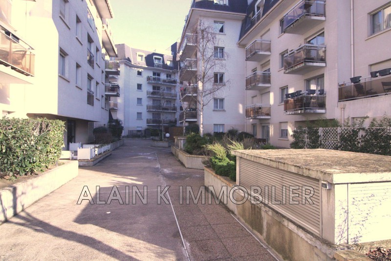 Photo Apartment Viroflay Centre-ville,   to buy apartment  2 room   46&nbsp;m&sup2;
